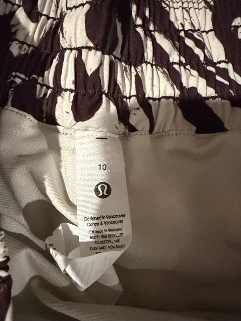 lululemon athletica Black and White Abstract Print Athletic Shorts - Picture 2 of 3